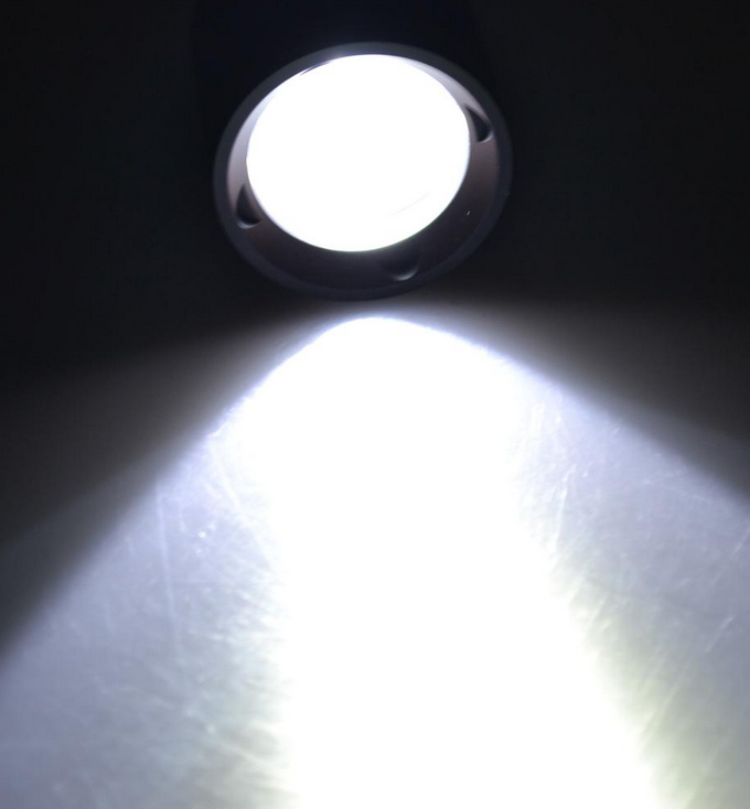 Lampe de poche imperméable SF-923